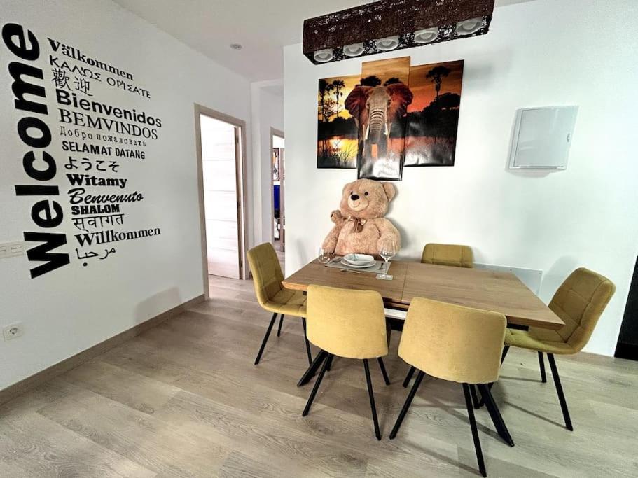 Apartament Lujo Parking, Proyector, Maquinita Y Patinetes