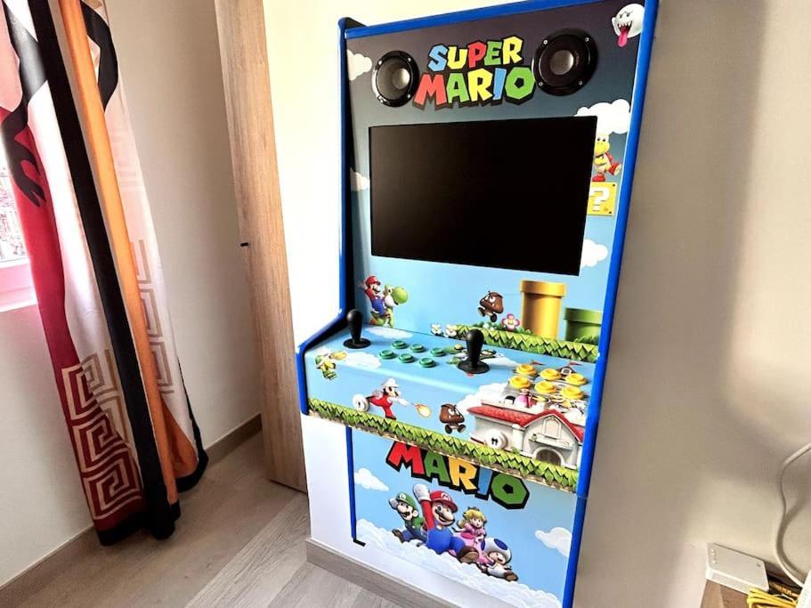 Lujo Parking, Proyector, Maquinita Y Patinetes Apartament *