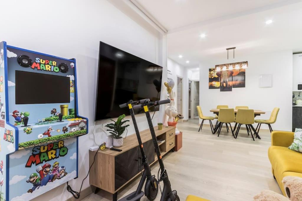 Lujo Parking, Proyector, Maquinita Y Patinetes Apartment *